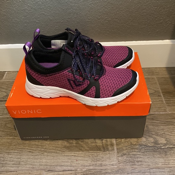 NIB - Cute purple athletic/walking shoes - size 5 - Picture 3 of 9